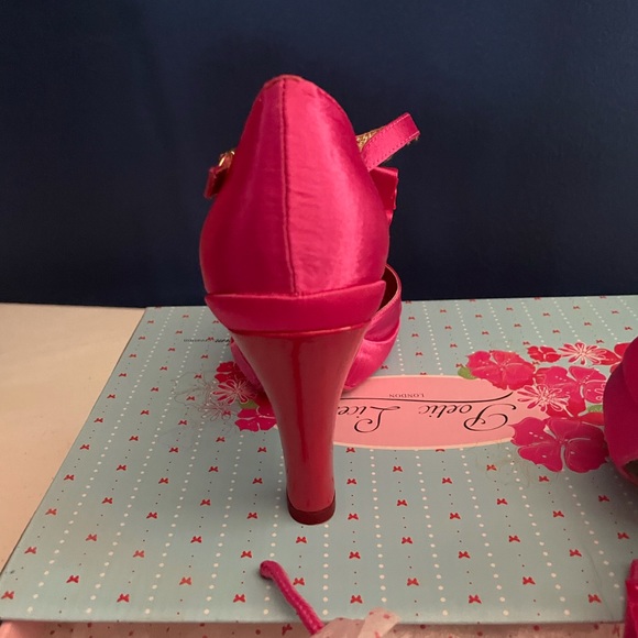 Poetic Licence Body Talk Pink High Heel shoe - Picture 3 of 5